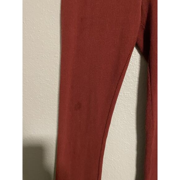 The Range Womens Mass Rib Slit Leggings Medium Burgundy Stretch Pull On READ - Picture 2 of 9